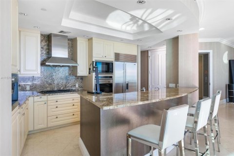 Copropriété à louer à Bal Harbour, Floride: 2 chambres, 198.44 m2 № 1977312 - photo 6