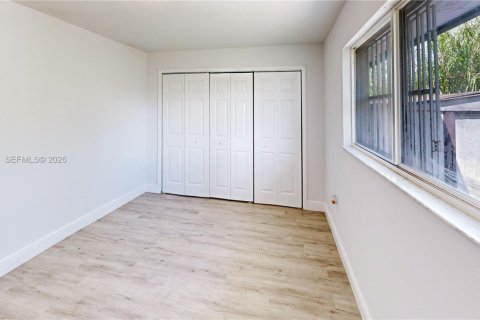 House in Florida City, Florida 3 bedrooms, 126.16 sq.m. № 2066205 - photo 27