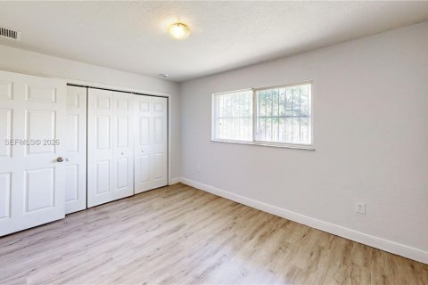 House in Florida City, Florida 3 bedrooms, 126.16 sq.m. № 2066205 - photo 29