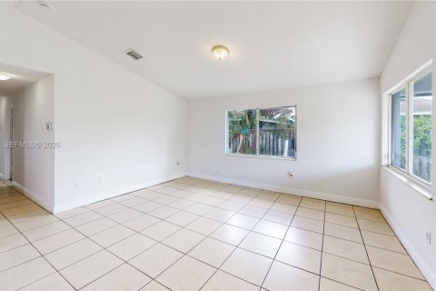 House in Florida City, Florida 3 bedrooms, 126.16 sq.m. № 2066205 - photo 10