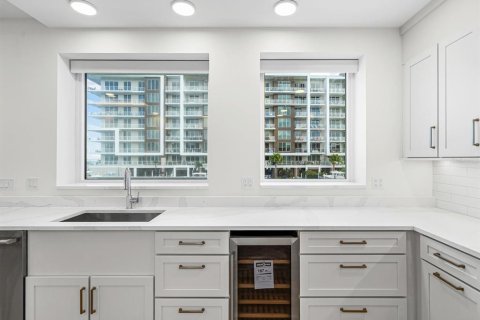 Townhouse in Clearwater, Florida 3 bedrooms, 310.39 sq.m. № 2201719 - photo 12
