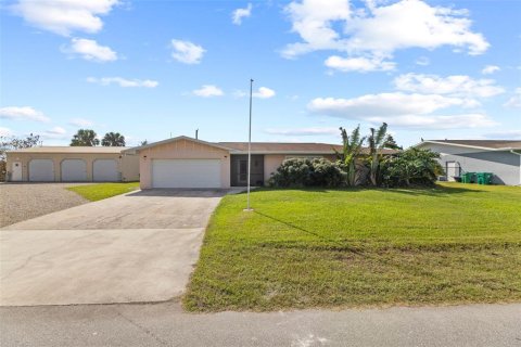 Casa en venta en Port Charlotte, Florida, 4 dormitorios, 176.61 m2 № 1422685 - foto 1