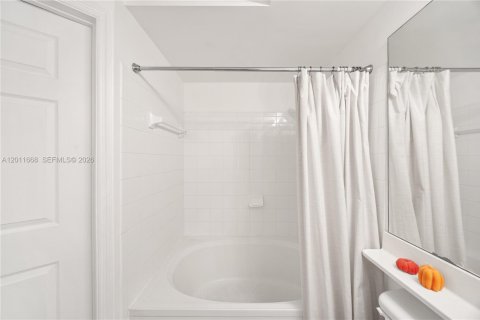 Снять в аренду кондоминиум в Санни-Айлс-Бич, Флорида 2 спальни, 95.13м2, № 2075310 - фото 16