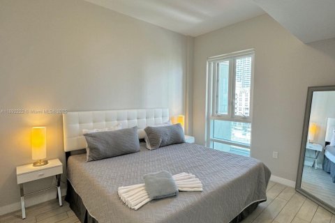 Condo in Miami, Florida, 2 bedrooms  № 1944218 - photo 13