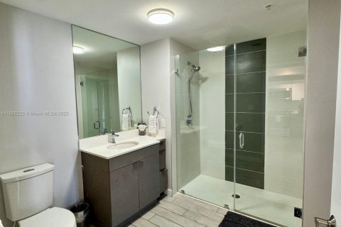 Condo in Miami, Florida, 2 bedrooms  № 1944218 - photo 15