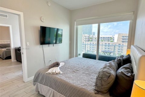Condo in Miami, Florida, 2 bedrooms  № 1944218 - photo 10