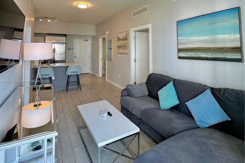 Condo in Miami, Florida, 2 bedrooms  № 1944218 - photo 4