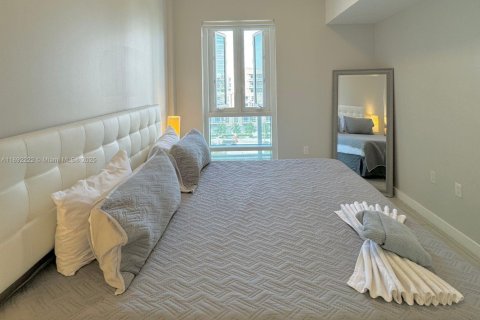 Condo in Miami, Florida, 2 bedrooms  № 1944218 - photo 14