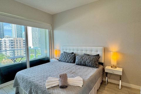 Condo in Miami, Florida, 2 bedrooms  № 1944218 - photo 9