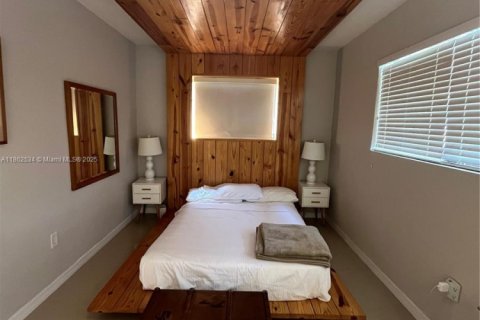 Villa ou maison à louer à Miami, Floride: 2 chambres, 89.19 m2 № 1890886 - photo 3