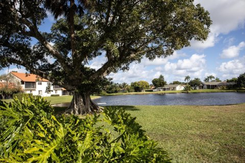 Condominio en venta en Boynton Beach, Florida, 2 dormitorios, 101.82 m2 № 984327 - foto 1
