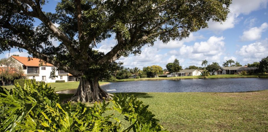 Condominio en Boynton Beach, Florida, 2 dormitorios  № 984327