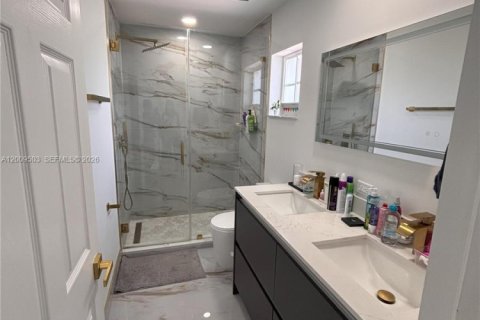 House in Weston, Florida 4 bedrooms, 209.59 sq.m. № 2076605 - photo 12