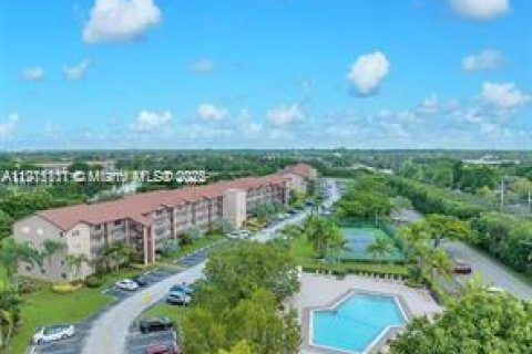 Copropriété à vendre à Pembroke Pines, Floride: 1 chambre, 97.18 m2 № 1971243 - photo 10