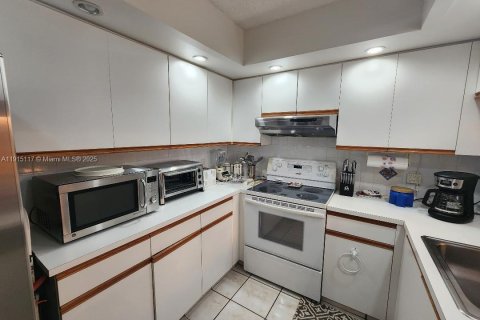 Copropriété à vendre à Pembroke Pines, Floride: 1 chambre, 97.18 m2 № 1971243 - photo 5