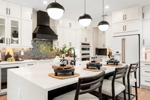 House in Sarasota, Florida 4 bedrooms, 325.9 sq.m. № 2125110 - photo 2