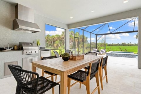 House in Sarasota, Florida 4 bedrooms, 325.9 sq.m. № 2125110 - photo 17