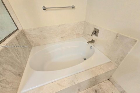 Condo in Plantation, Florida, 2 bedrooms  № 1700506 - photo 22