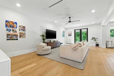 Купить виллу или дом в Тампа, Флорида 10 комнат, 315.87м2, № 1801692 - фото 17