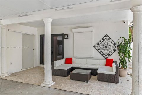 Casa en venta en Miami, Florida, 3 dormitorios, 154.4 m2 № 1867454 - foto 15