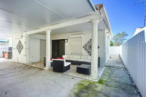 Casa en venta en Miami, Florida, 3 dormitorios, 154.4 m2 № 1867454 - foto 27