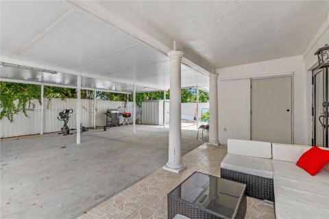Casa en venta en Miami, Florida, 3 dormitorios, 154.4 m2 № 1867454 - foto 16
