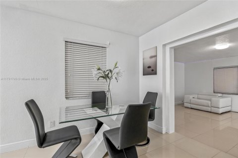 Casa en venta en Miami, Florida, 3 dormitorios, 154.4 m2 № 1867454 - foto 7