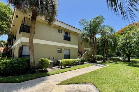 Apartamento en alquiler en Coconut Creek, Florida, 3 dormitorios, 103.68 m2 № 2004336 - foto 2