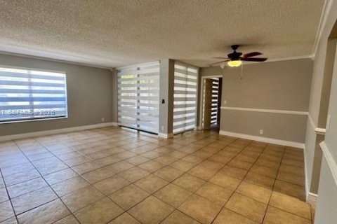 Apartamento en alquiler en Coconut Creek, Florida, 3 dormitorios, 103.68 m2 № 2004336 - foto 5