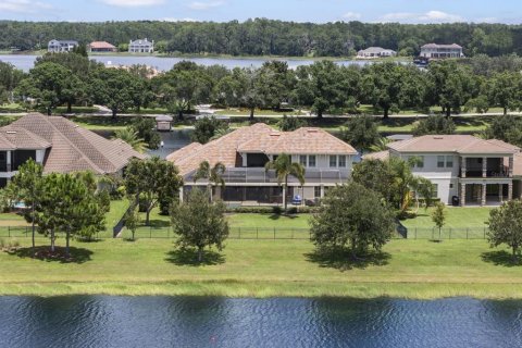 House in Winter Garden, Florida 5 bedrooms, 416.48 sq.m. № 1851515 - photo 4