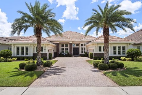 House in Winter Garden, Florida 5 bedrooms, 416.48 sq.m. № 1851515 - photo 3