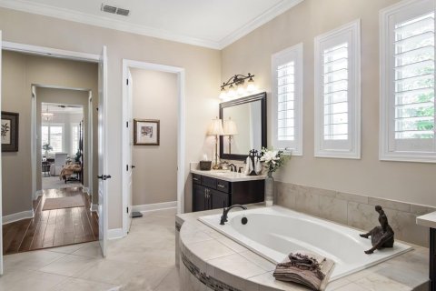 House in Winter Garden, Florida 5 bedrooms, 416.48 sq.m. № 1851515 - photo 26