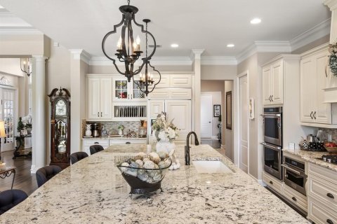 House in Winter Garden, Florida 5 bedrooms, 416.48 sq.m. № 1851515 - photo 14