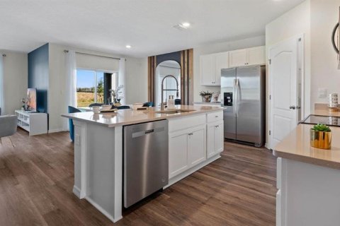 House in Davenport, Florida 4 bedrooms, 169.83 sq.m. № 1831511 - photo 8