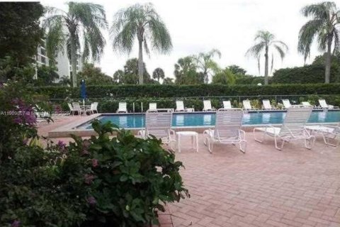 Снять в аренду кондоминиум в Помпано-Бич, Флорида 3 спальни, 129.13м2, № 1965461 - фото 28