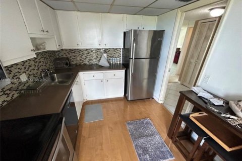 Снять в аренду кондоминиум в Помпано-Бич, Флорида 3 спальни, 129.13м2, № 1965461 - фото 25