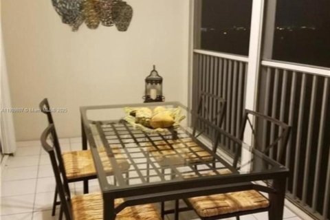 Снять в аренду кондоминиум в Помпано-Бич, Флорида 3 спальни, 129.13м2, № 1965461 - фото 29