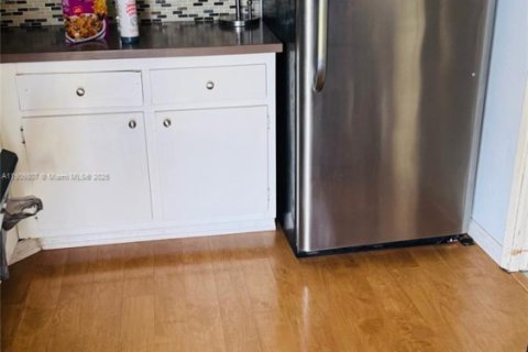 Снять в аренду кондоминиум в Помпано-Бич, Флорида 3 спальни, 129.13м2, № 1965461 - фото 10