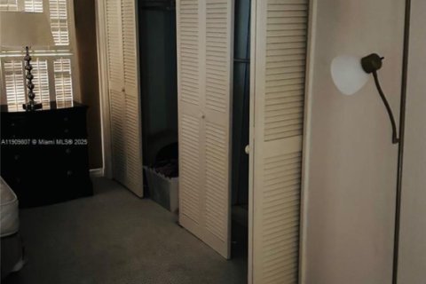 Снять в аренду кондоминиум в Помпано-Бич, Флорида 3 спальни, 129.13м2, № 1965461 - фото 15