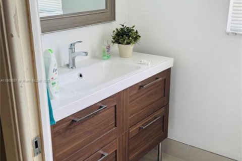 Снять в аренду кондоминиум в Помпано-Бич, Флорида 3 спальни, 129.13м2, № 1965461 - фото 14