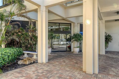 Condo in Longboat Key, Florida, 3 bedrooms  № 1548866 - photo 11