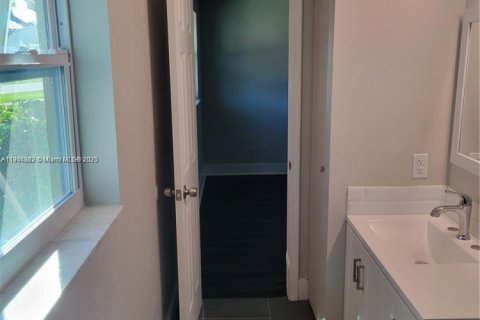 Casa en alquiler en Pompano Beach, Florida, 2 dormitorios, 84.73 m2 № 1964234 - foto 5