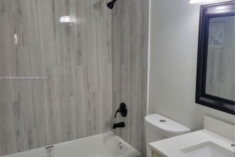 Casa en alquiler en Pompano Beach, Florida, 2 dormitorios, 84.73 m2 № 1964234 - foto 10