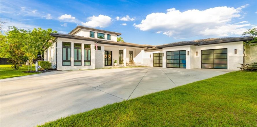 Casa en Land O' Lakes, Florida 5 dormitorios, 408.21 m2 № 1549395