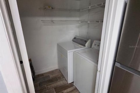 House in Orlando, Florida 1 bedroom, 70.79 sq.m. № 2197425 - photo 12