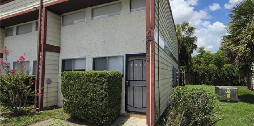 House in Orlando, Florida 1 bedroom, 70.79 sq.m. № 2197425