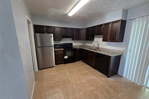 House in Orlando, Florida 1 bedroom, 70.79 sq.m. № 2197425 - photo 9