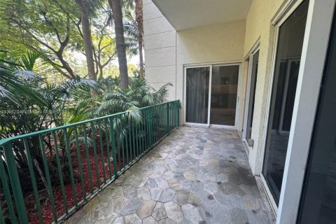 Condo in Aventura, Florida, 3 bedrooms  № 1976288 - photo 16