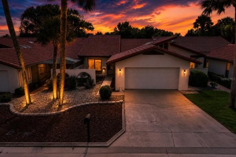 House in Lake Wales, Florida 2 bedrooms, 141.77 sq.m. № 2199676 - photo 4
