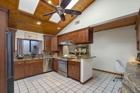 House in Lake Wales, Florida 2 bedrooms, 141.77 sq.m. № 2199676 - photo 16
